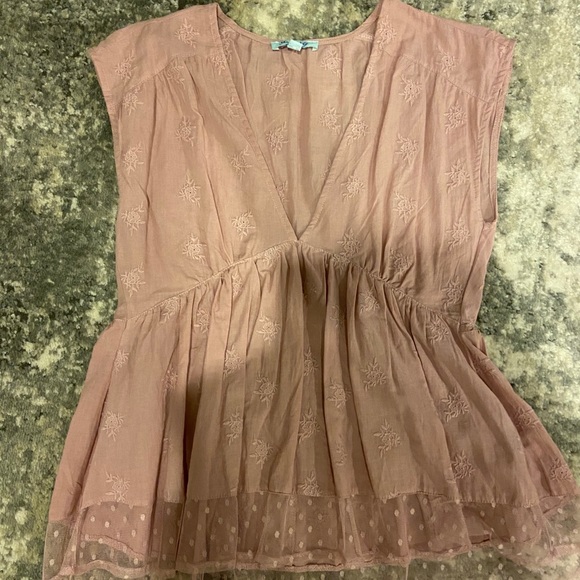 Plunging floral embroidered top - Picture 1 of 2